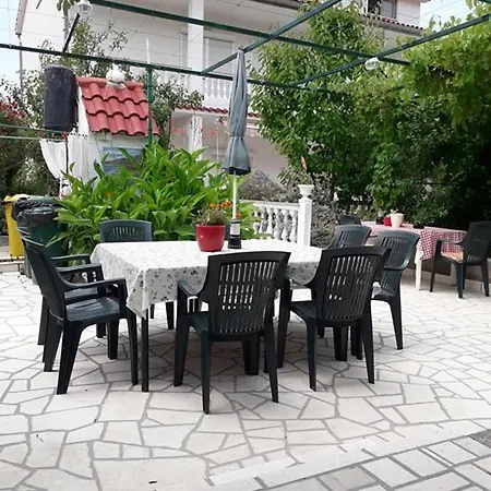 Apartment Tina- Balkonen Mit Pool,parking,garten,grill,terrassen *