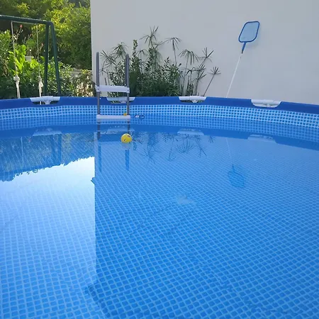 Tina- Balkonen Mit Pool,parking,garten,grill,terrassen